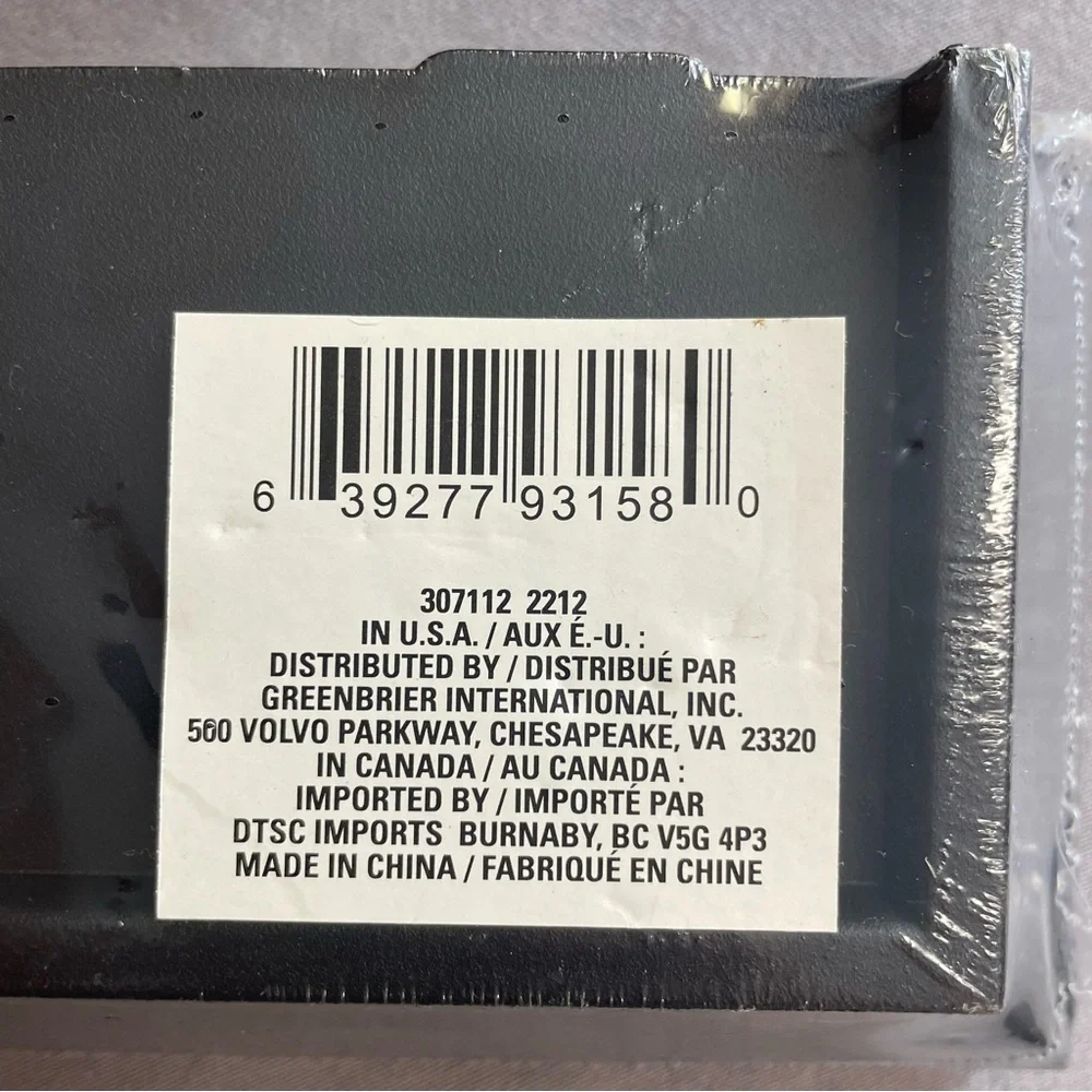 Floating shelves NEW in package, set of 4 black small shelves